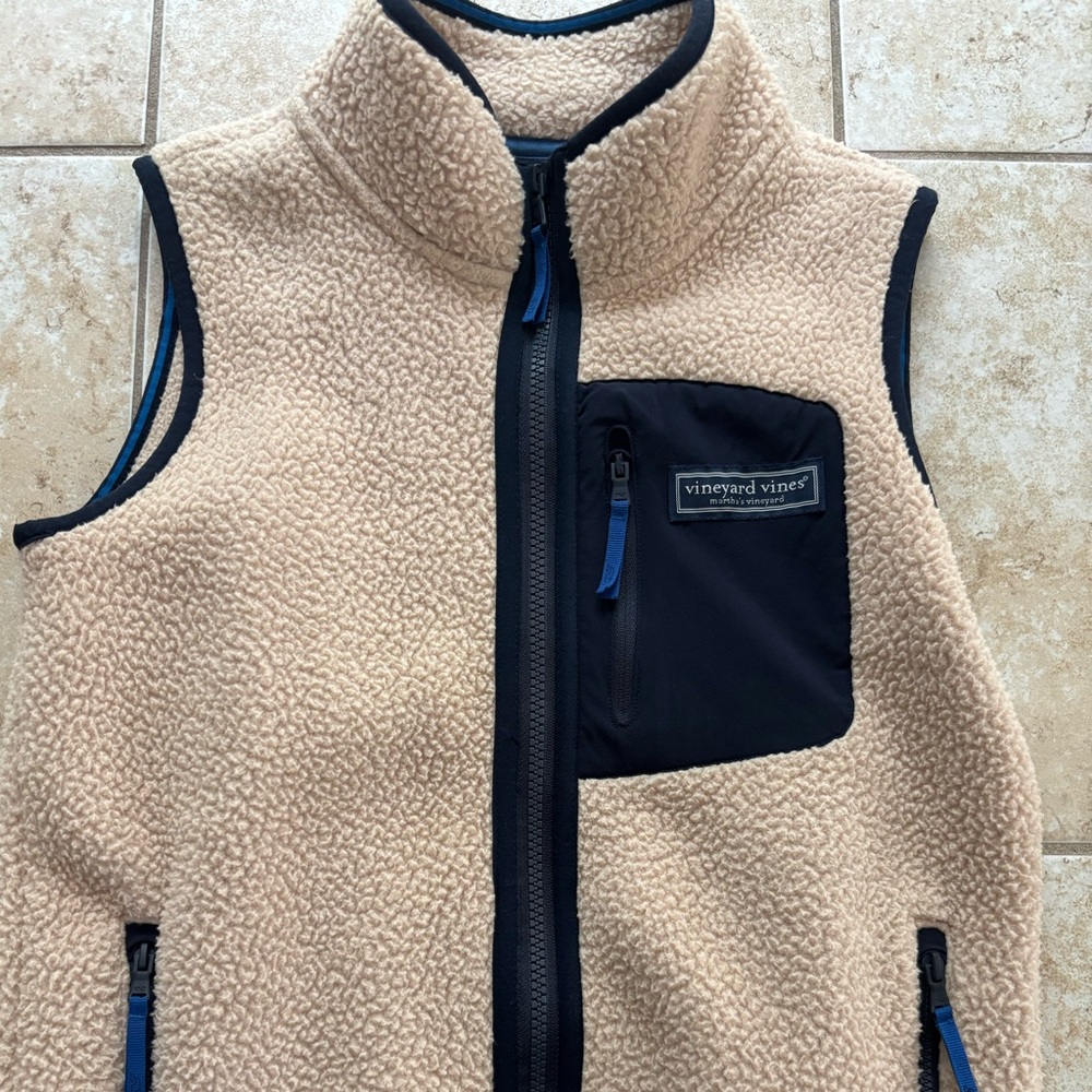 Vineyard vines boys fleece vest size small 8-10